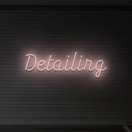 Neonowy napis Detailing