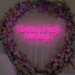 Napis LED Kochaj i bądź kochany