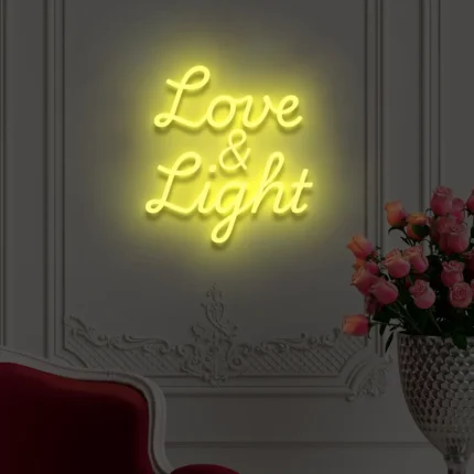 Neonowy napis Love & Light