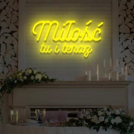 Napis LED Miłość tu i teraz
