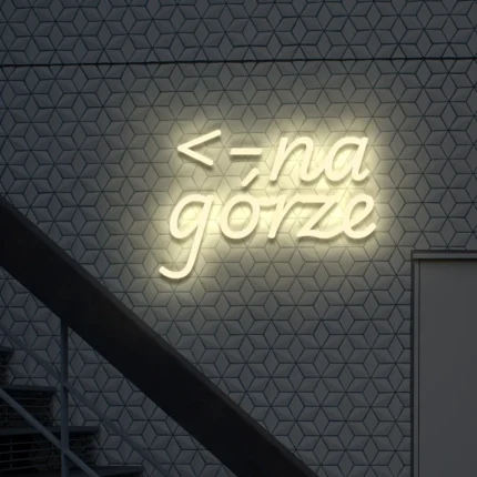 Napis neonowy Na górze