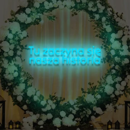 Ledowy napis Tu zaczyna się nasza historia