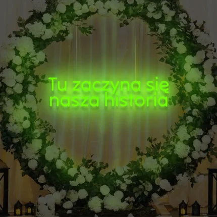 Ledowy napis Tu zaczyna się nasza historia