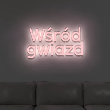Neonowy napis Wśród gwiazd